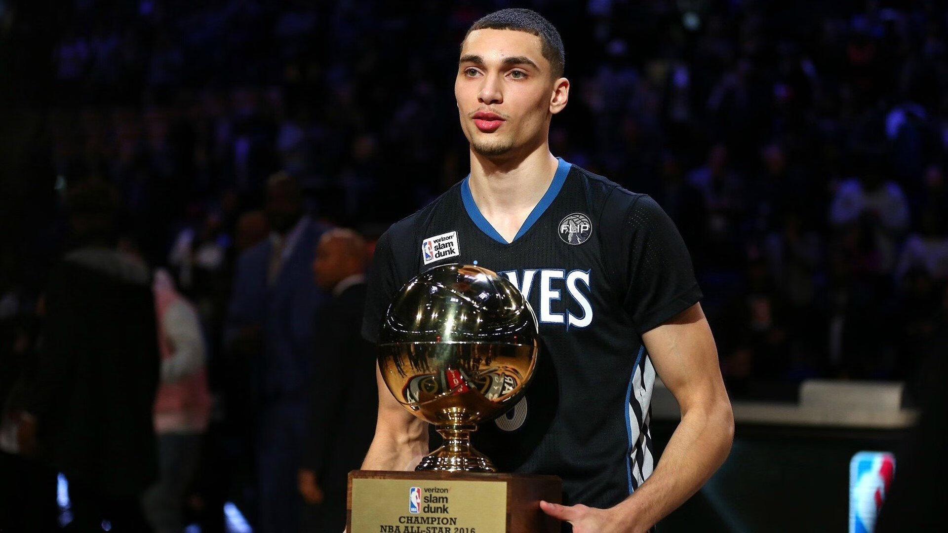 穆霍娃化身hotshot制造机！WTA热晒其对阵莱巴金娜的传奇回球点燃网坛